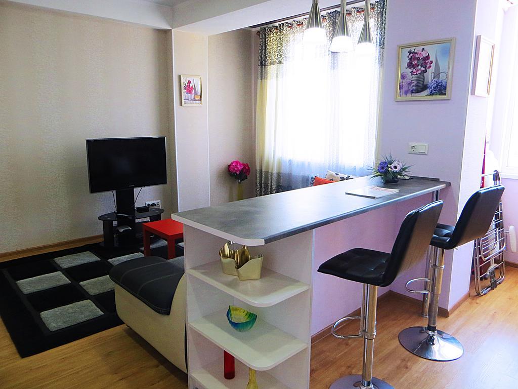 Bishkek Flatlux Apartments Екстер'єр фото
