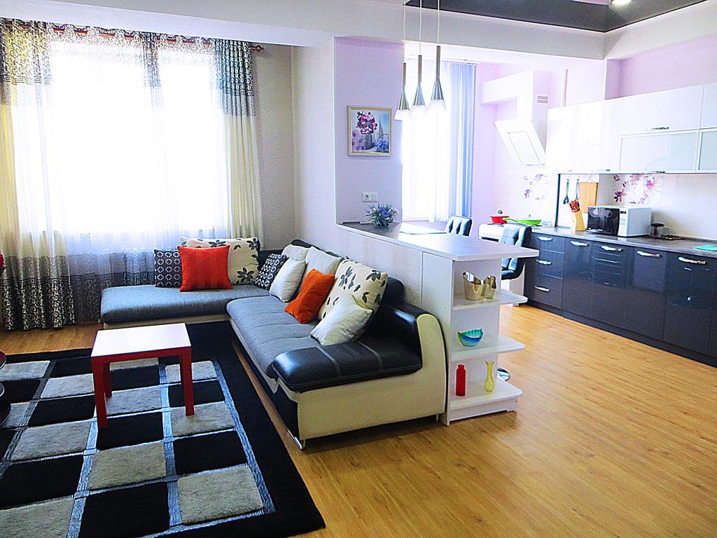 Bishkek Flatlux Apartments Екстер'єр фото