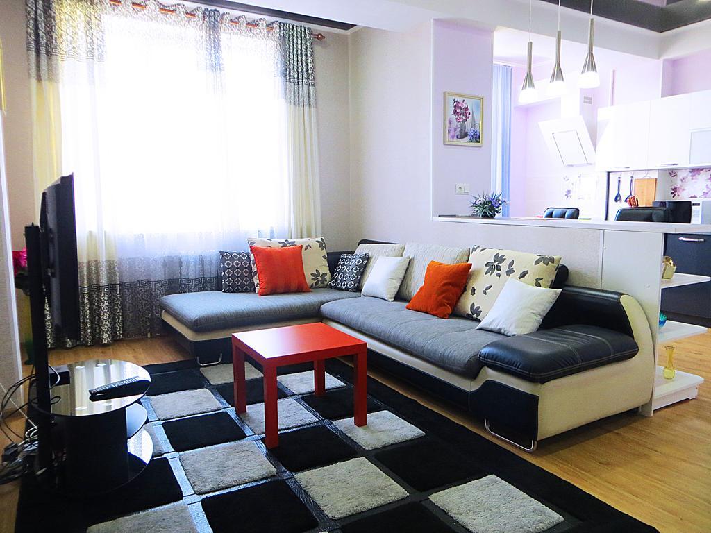Bishkek Flatlux Apartments Екстер'єр фото