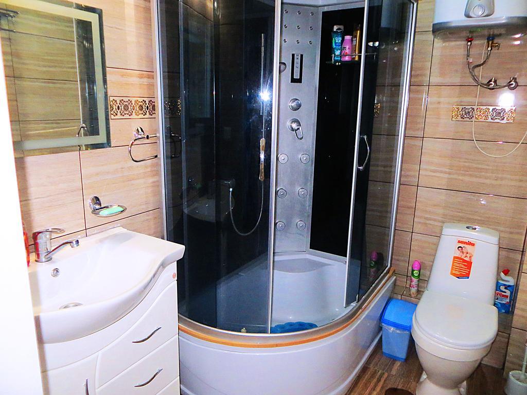 Bishkek Flatlux Apartments Екстер'єр фото